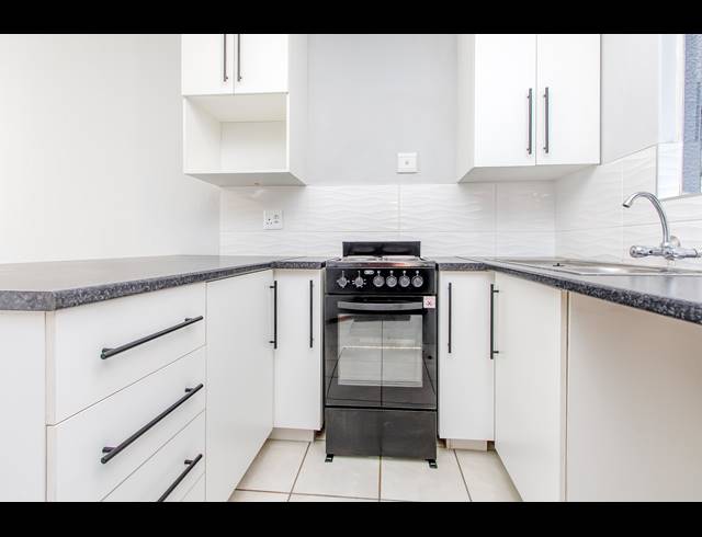 1 BEDROOM APARTMENT TO LET IN RADIOKOP